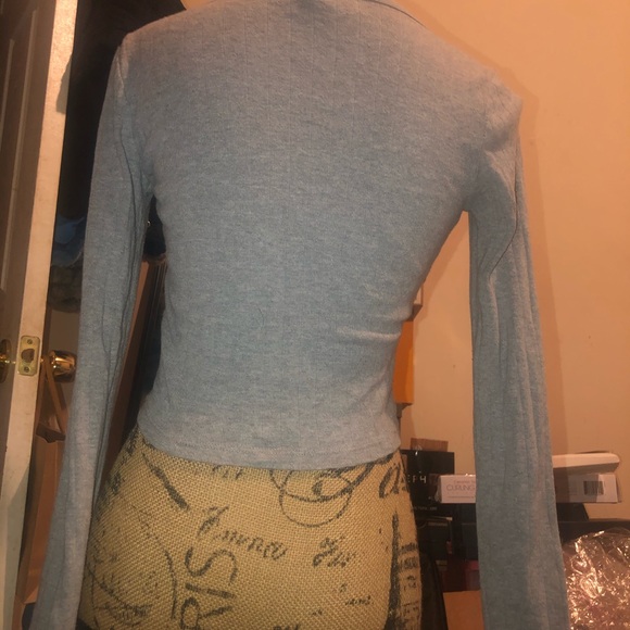 Forever 21 grey ribbed croptop 💕 - Picture 7 of 9